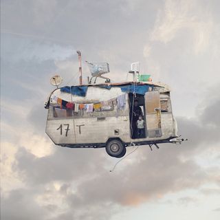 FLYING-HOUSES-11-L.CHEHERE-CARAVANE