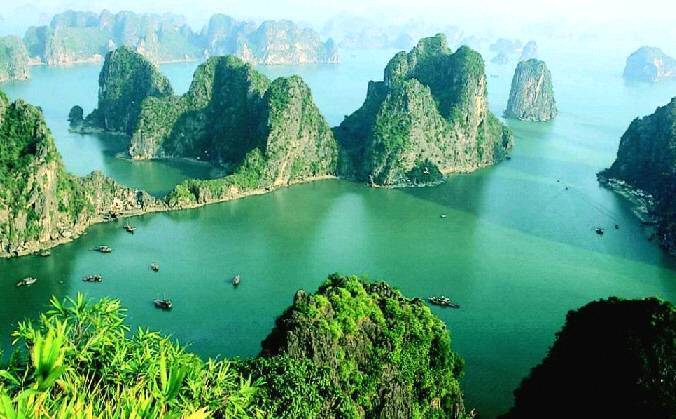 Halong-bay-Hanoi-vietnam-hotels